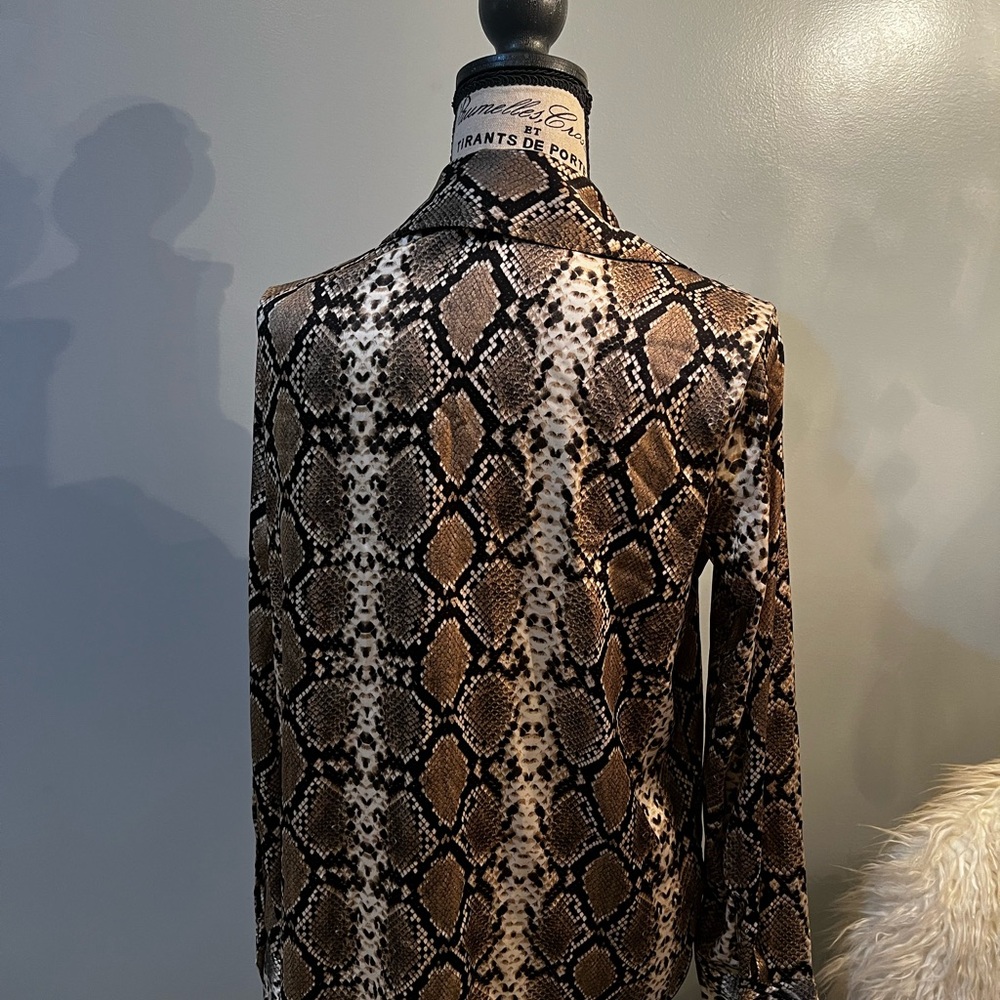 Snakeskin Print Button-Up Blouse - Picture 2 of 3